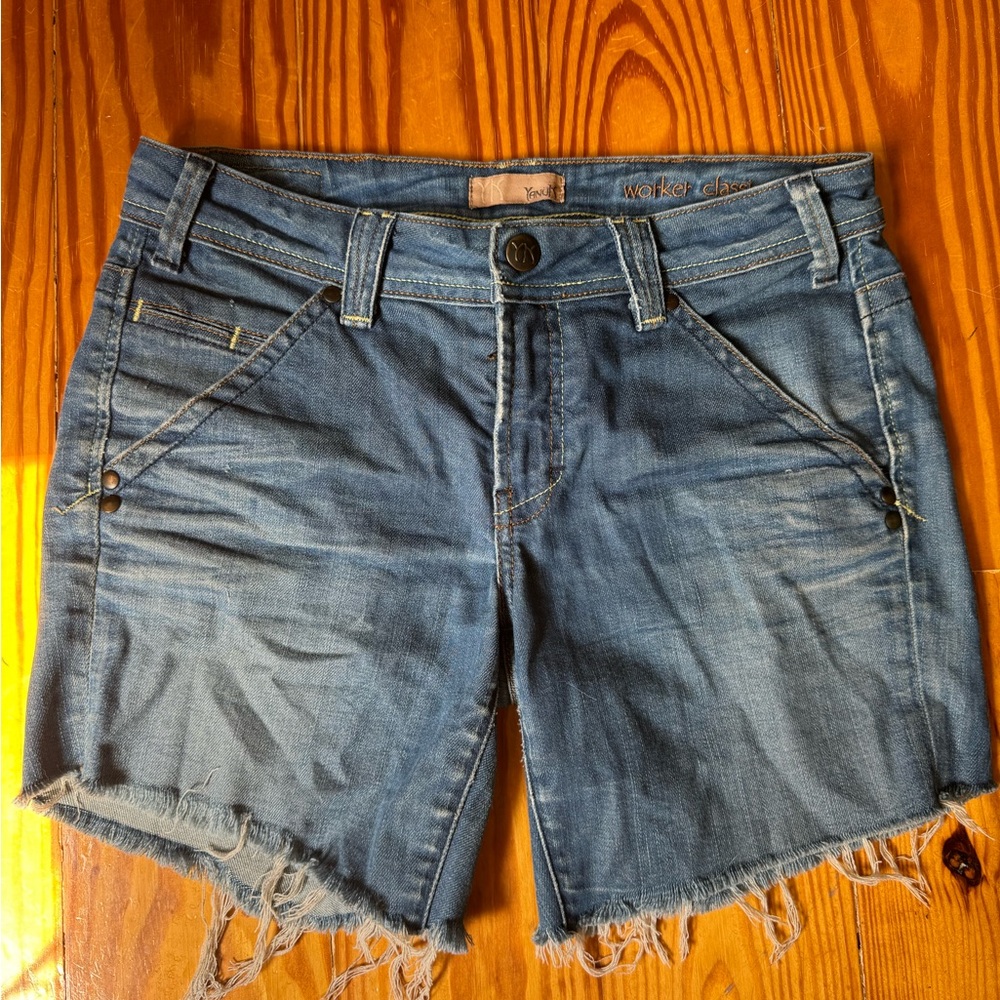 Yanuk Jean shorts in size 28 worker classic